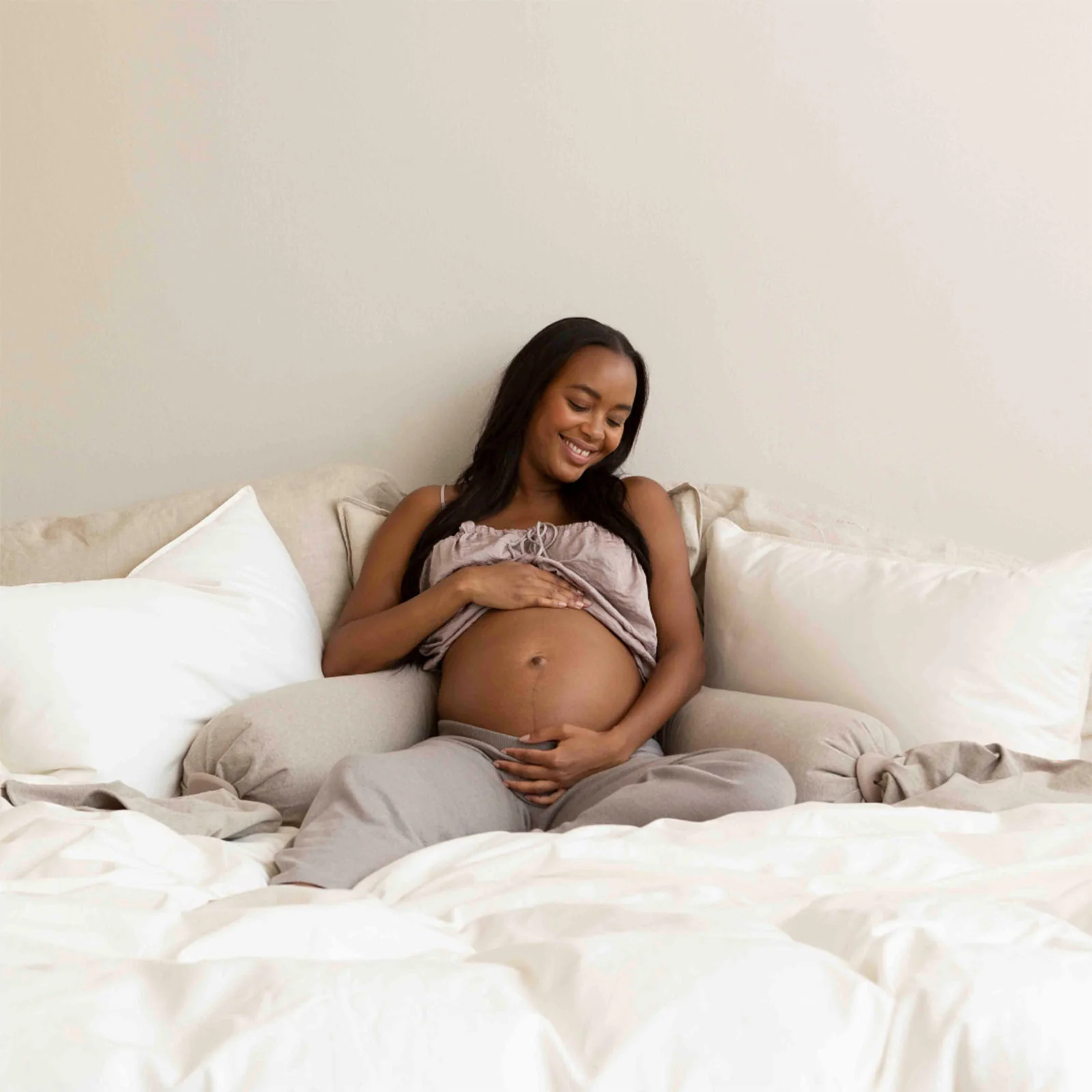 bbhugme Pregnancy Pillow - Seashell Beige - Image 4
