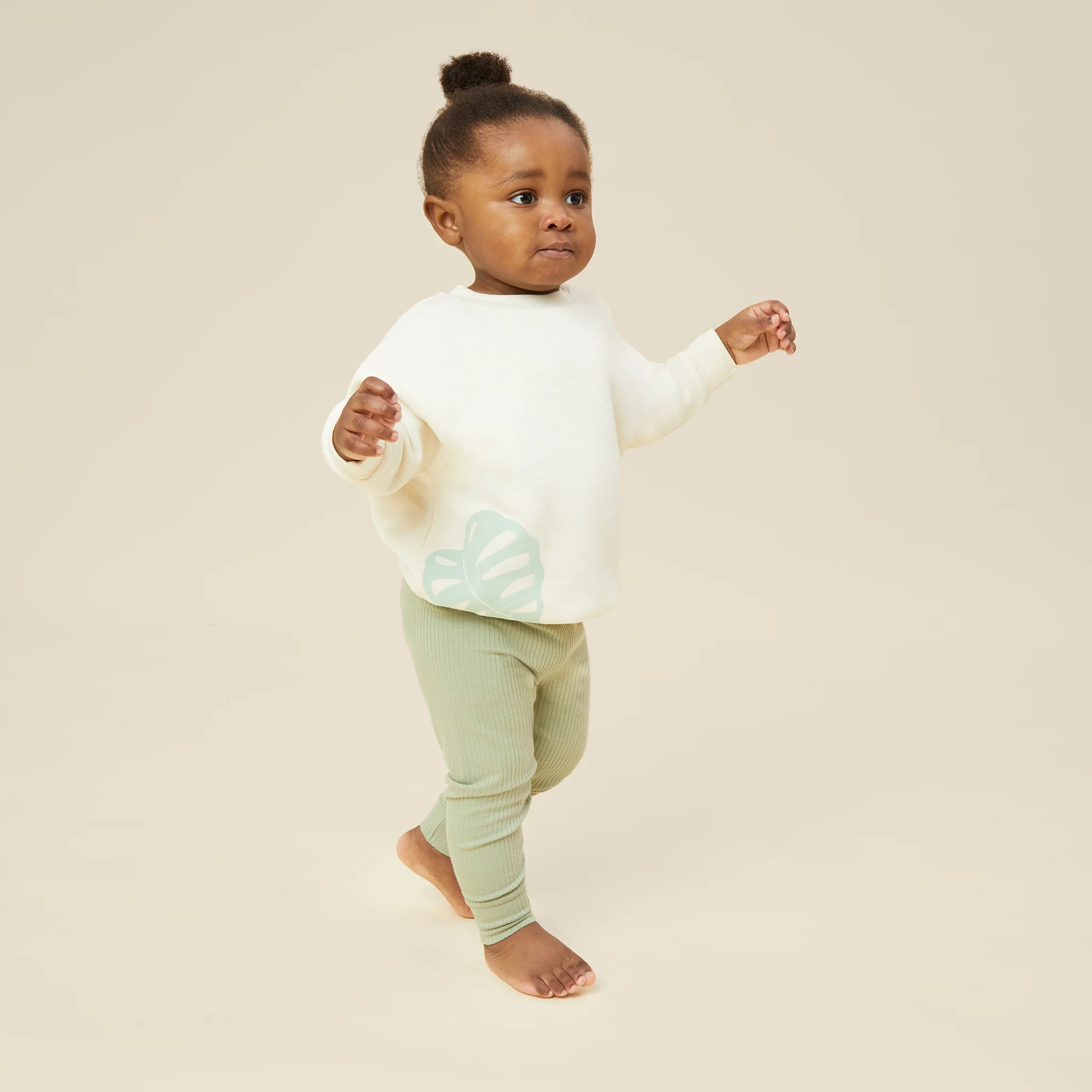 Botanical Oversized Sweatshirt & Ribbed Leggings Outfit - Image 6