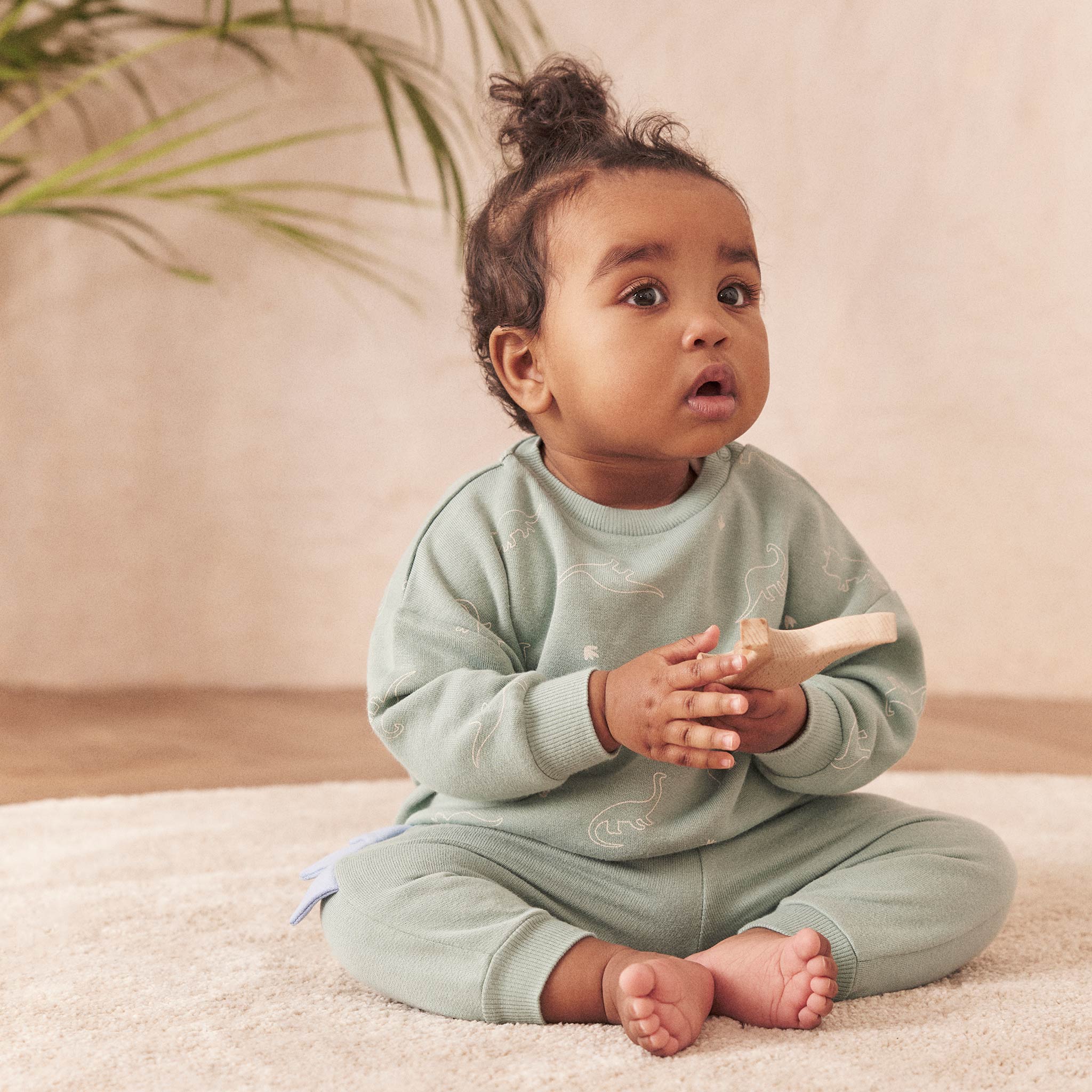 Dino Print Sweatshirt & Joggers Outfit - Image 7