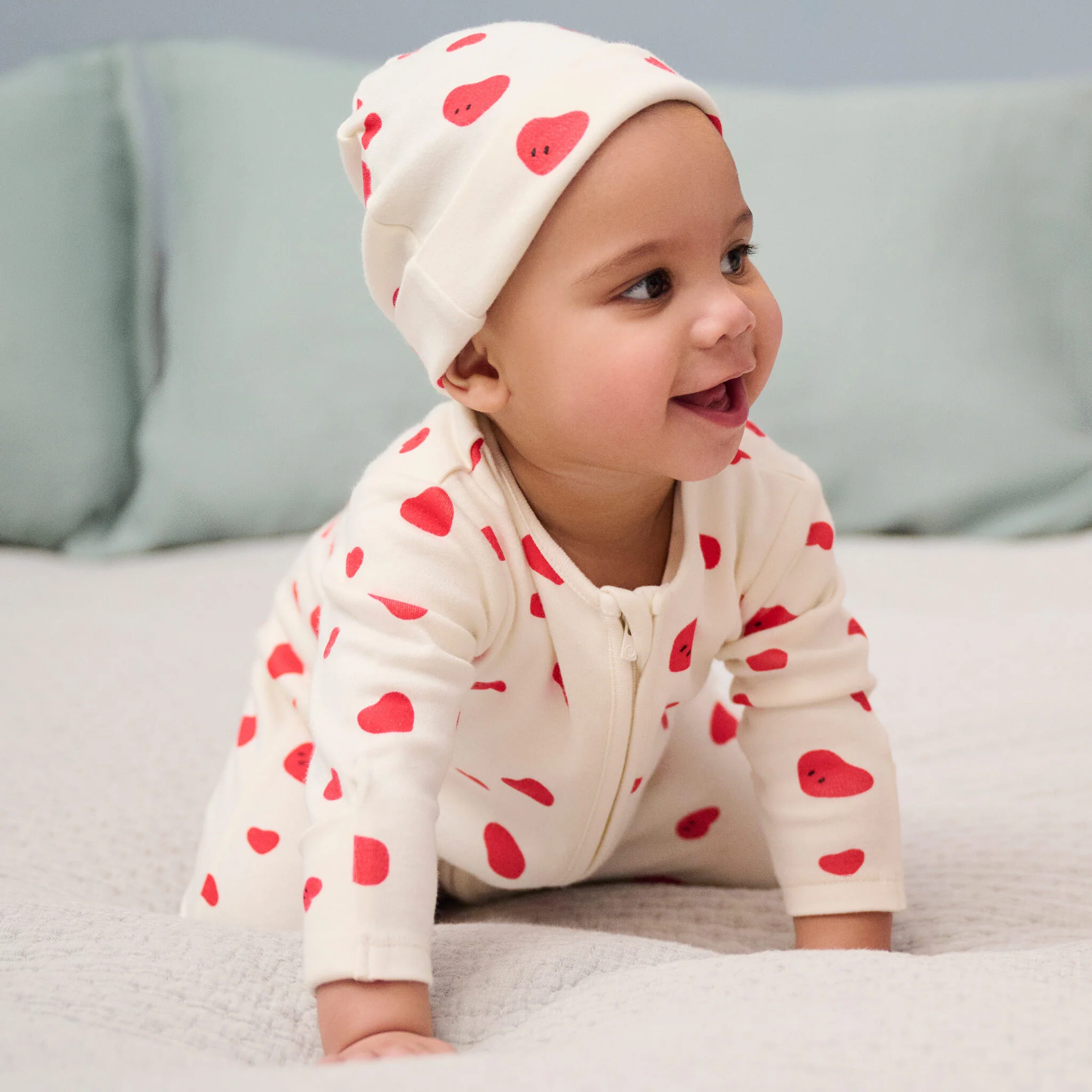 Hearts Clever Zip Sleepsuit & Hat Set