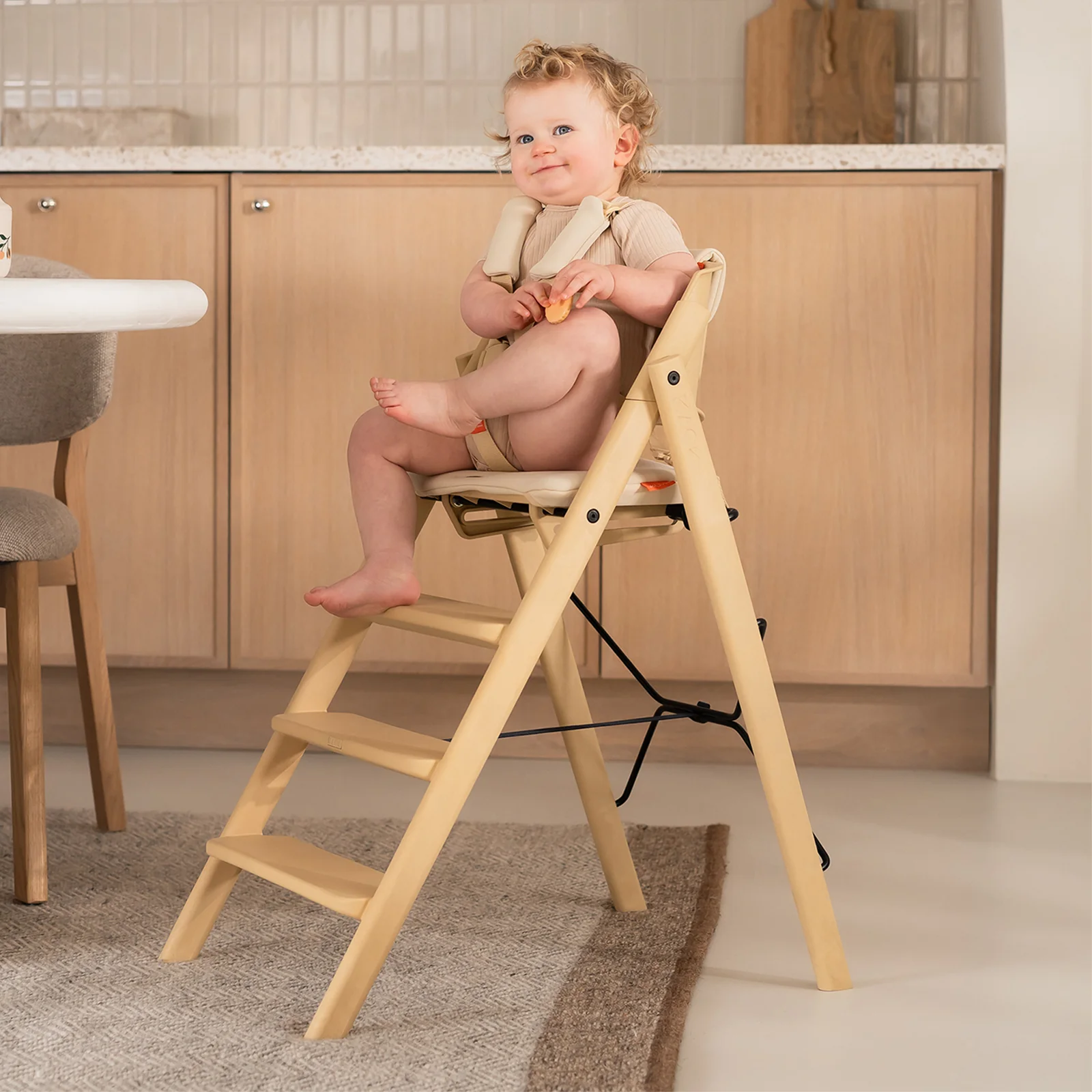 KAOS Klapp Recycled High Chair - Desert Sand - Image 2