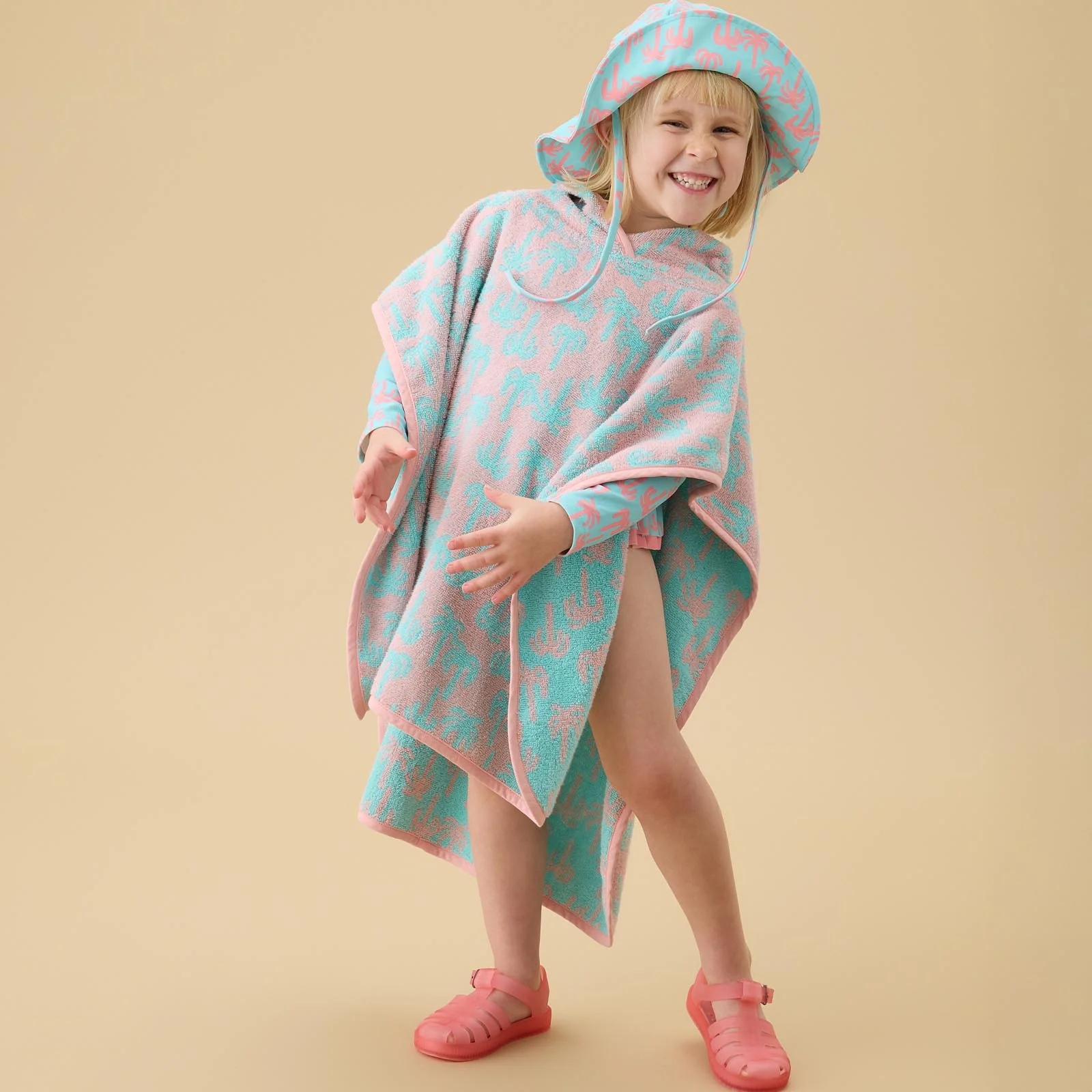 KIDLY by MORI Towelling Hooded Poncho - Palm Trees - Image 4