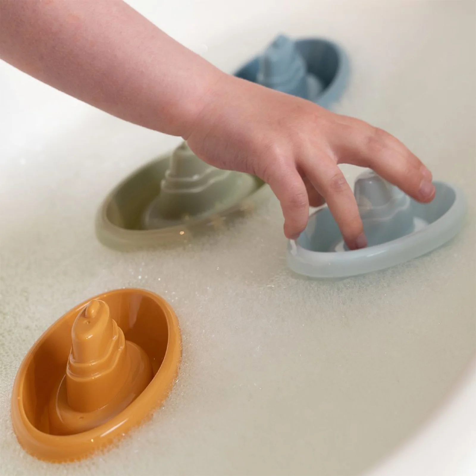 Little Dutch Blue Stackable Bath Boats - Image 3
