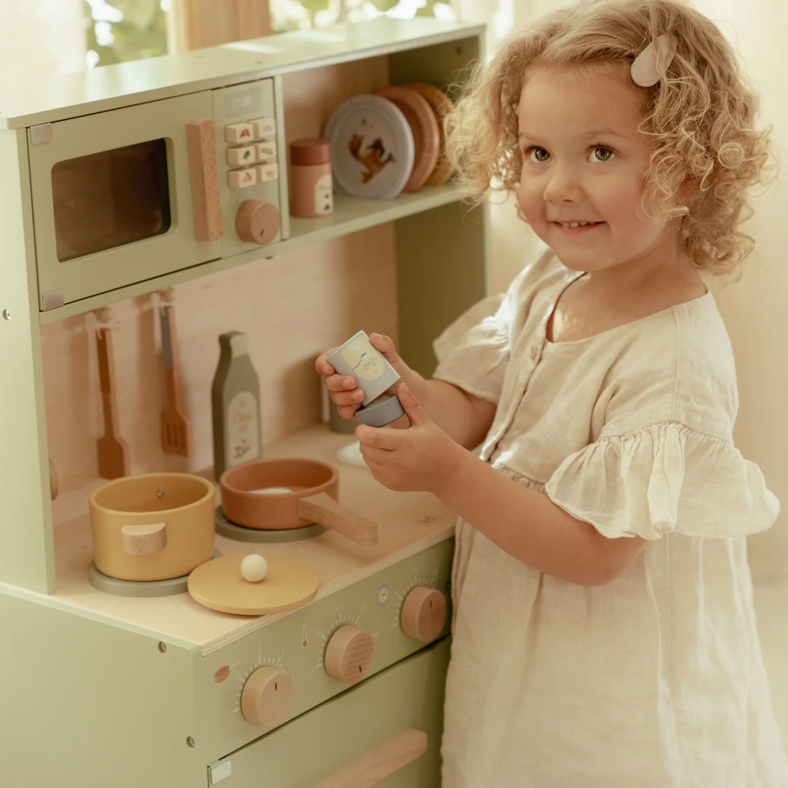 Little Dutch Wooden Mint Play Kitchen