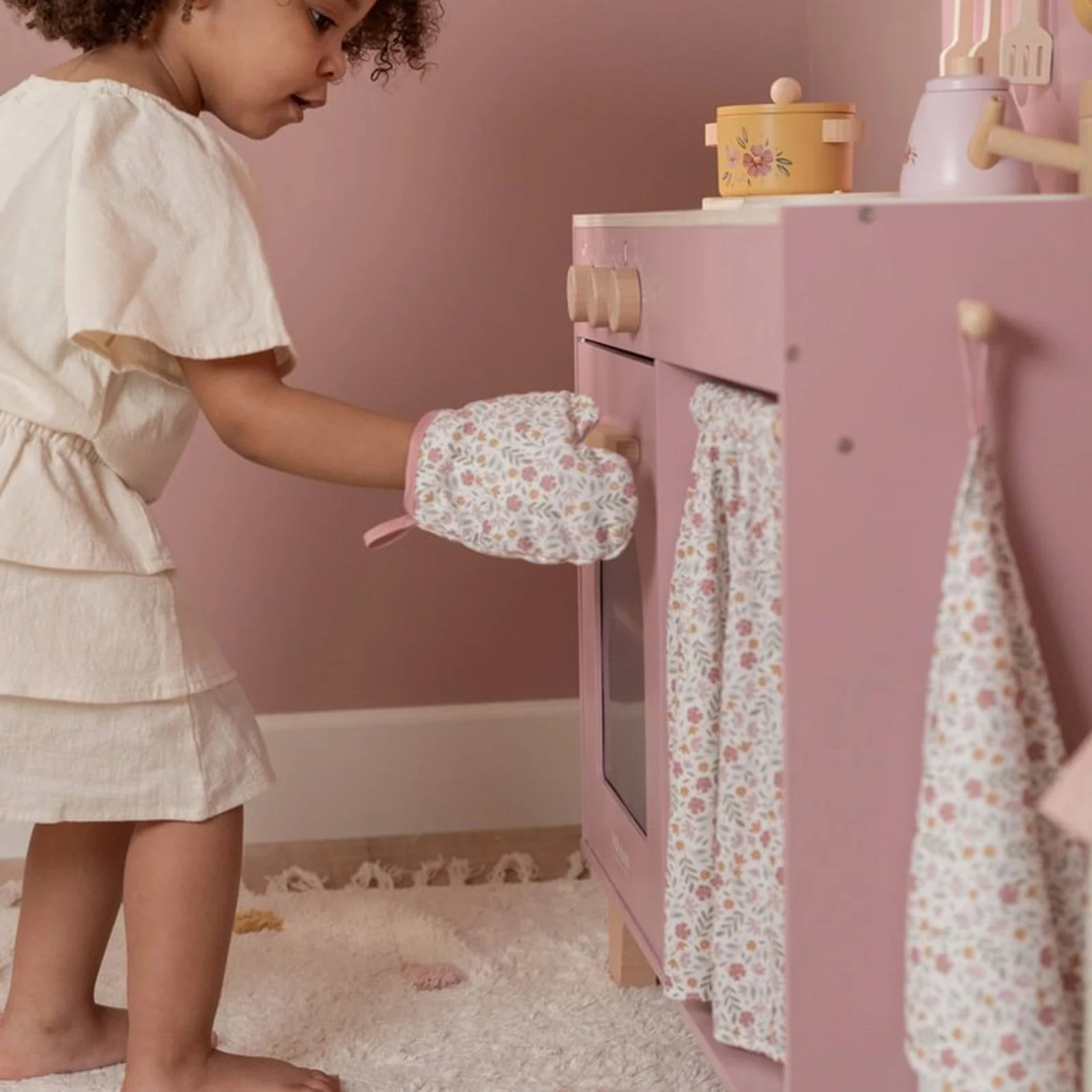 Little Dutch Wooden Play Kitchen - Pink - Image 5