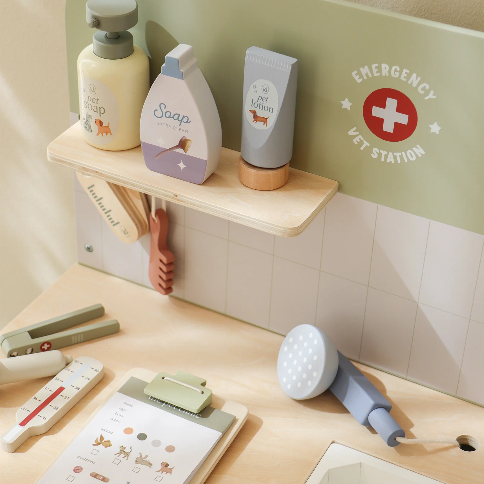 Little Dutch Wooden Veterinary Practice - Image 5