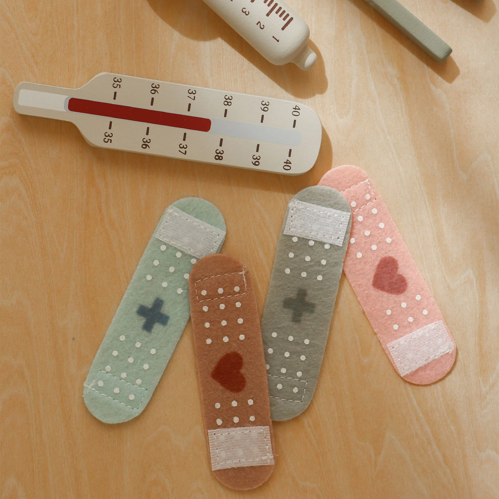 Little Dutch Wooden Veterinary Practice - Image 6