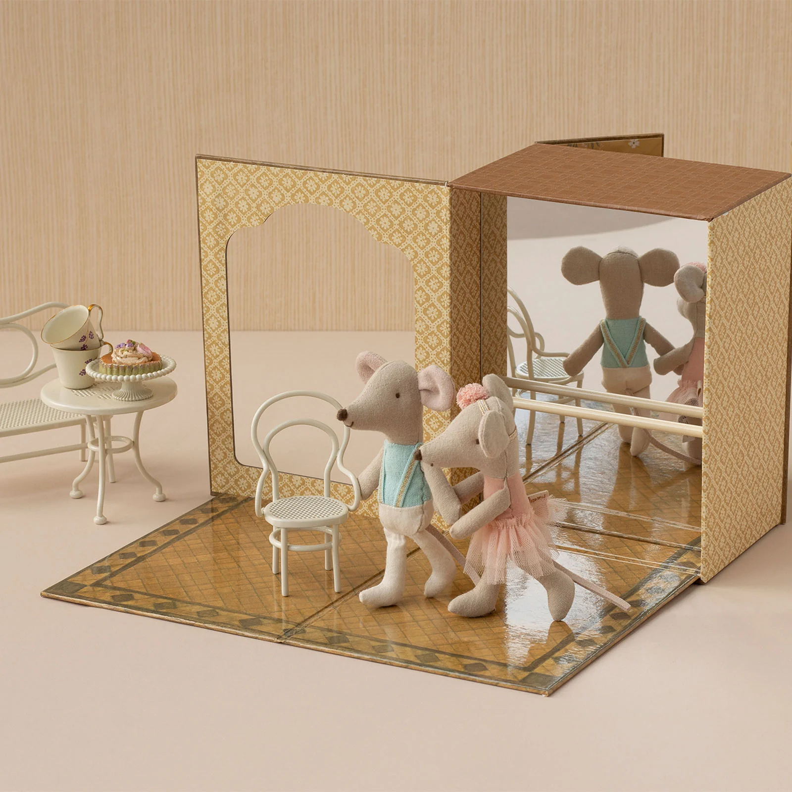 Maileg Ballet Mice In Dance Studio
