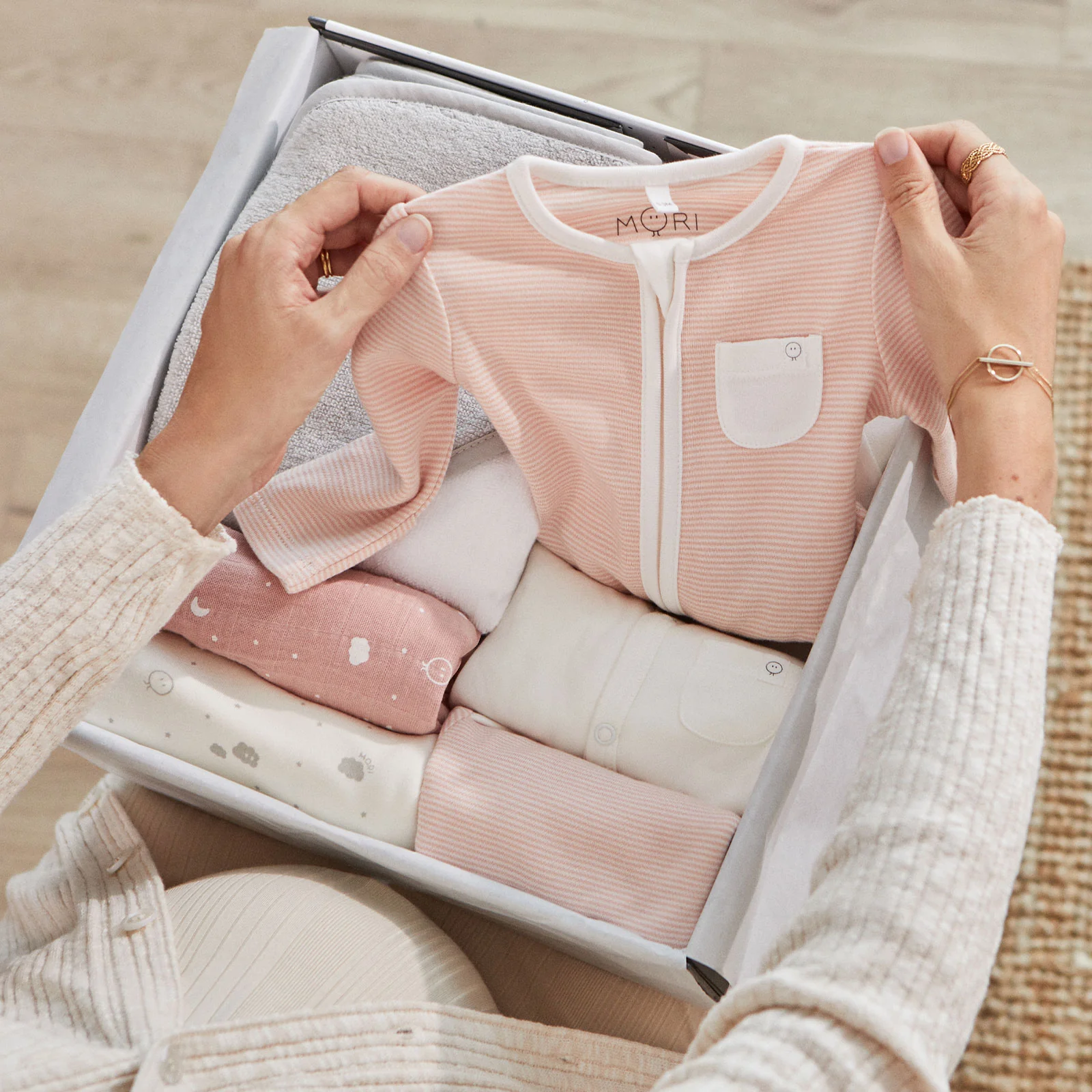 MORI Newborn Baby Starter 12-Piece Essentials Set - Image 14