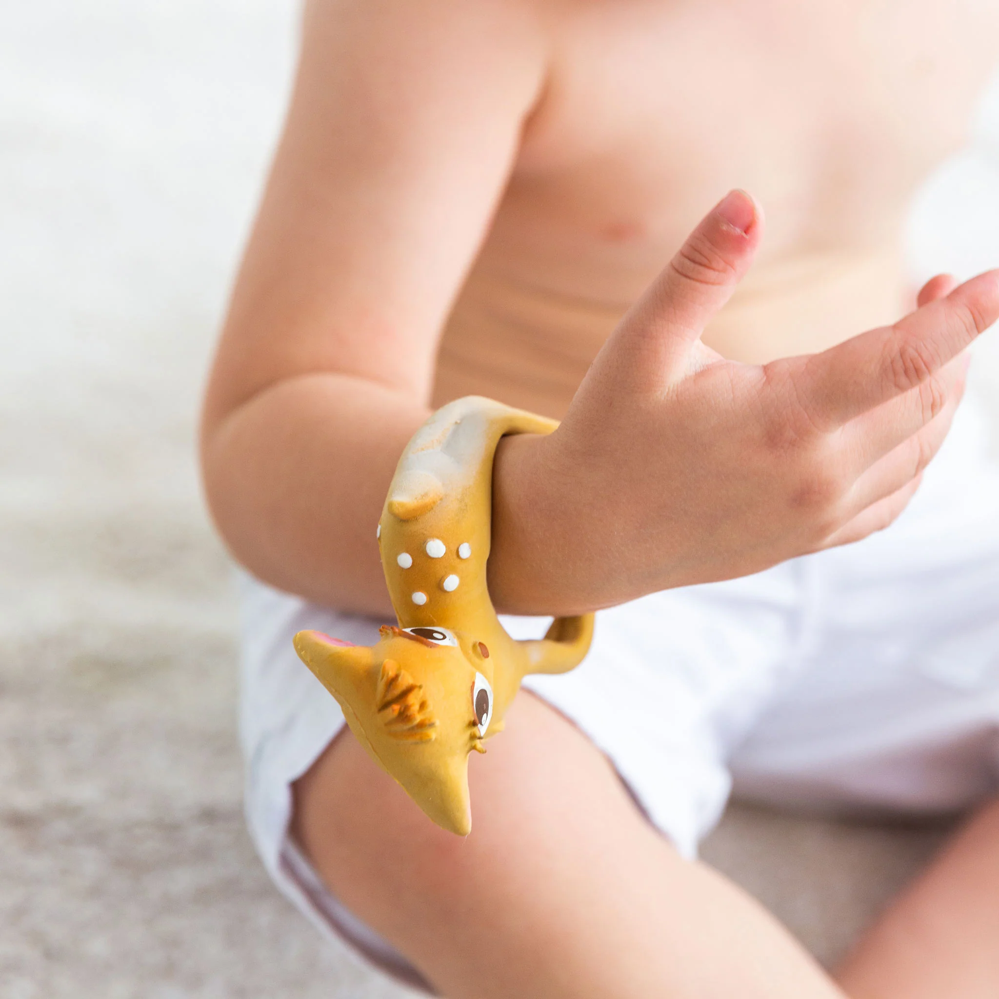 Oli & Carol Olive The Deer Chewable Bracelet - Image 3
