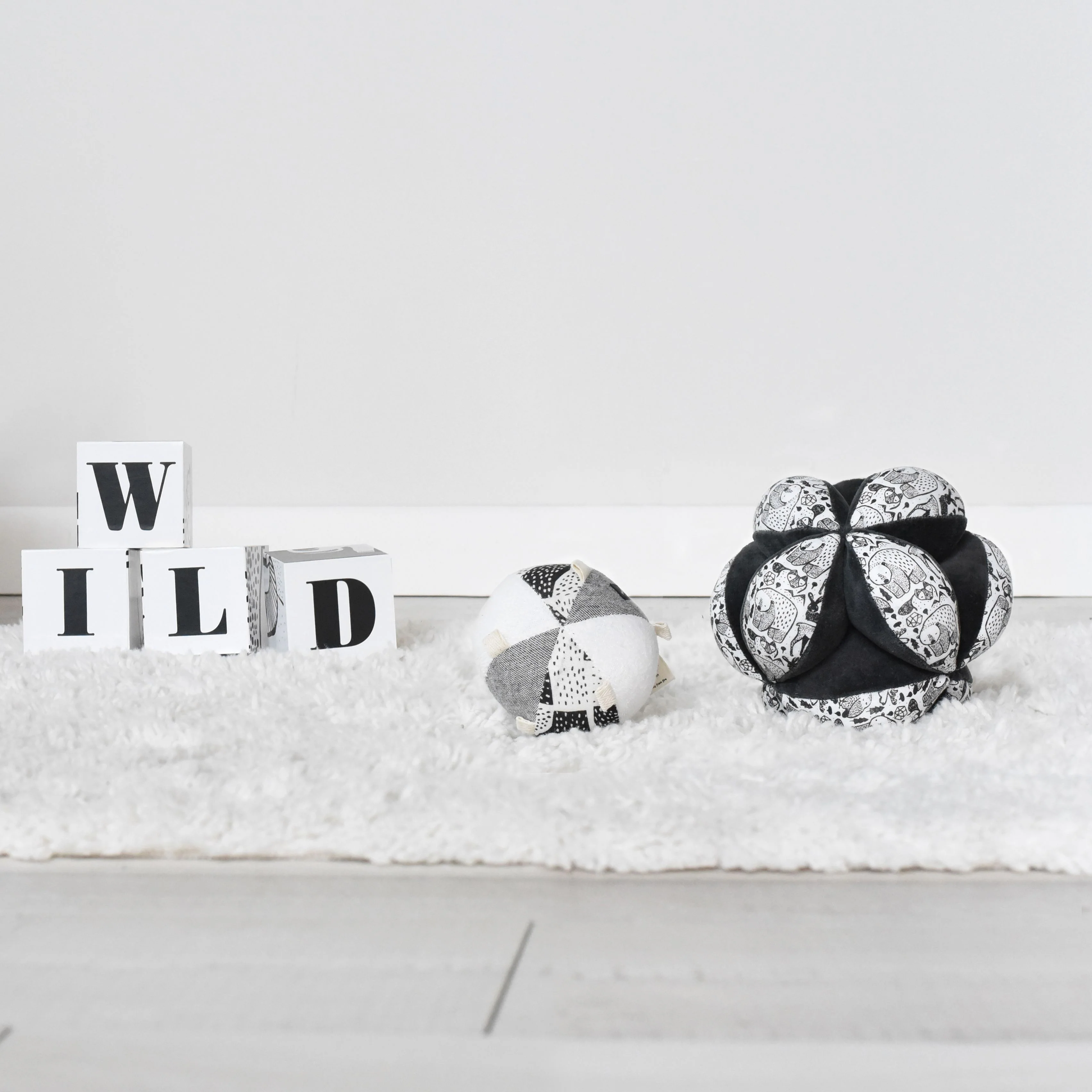 Wee Gallery Nordic Sensory Clutch Ball - Image 2