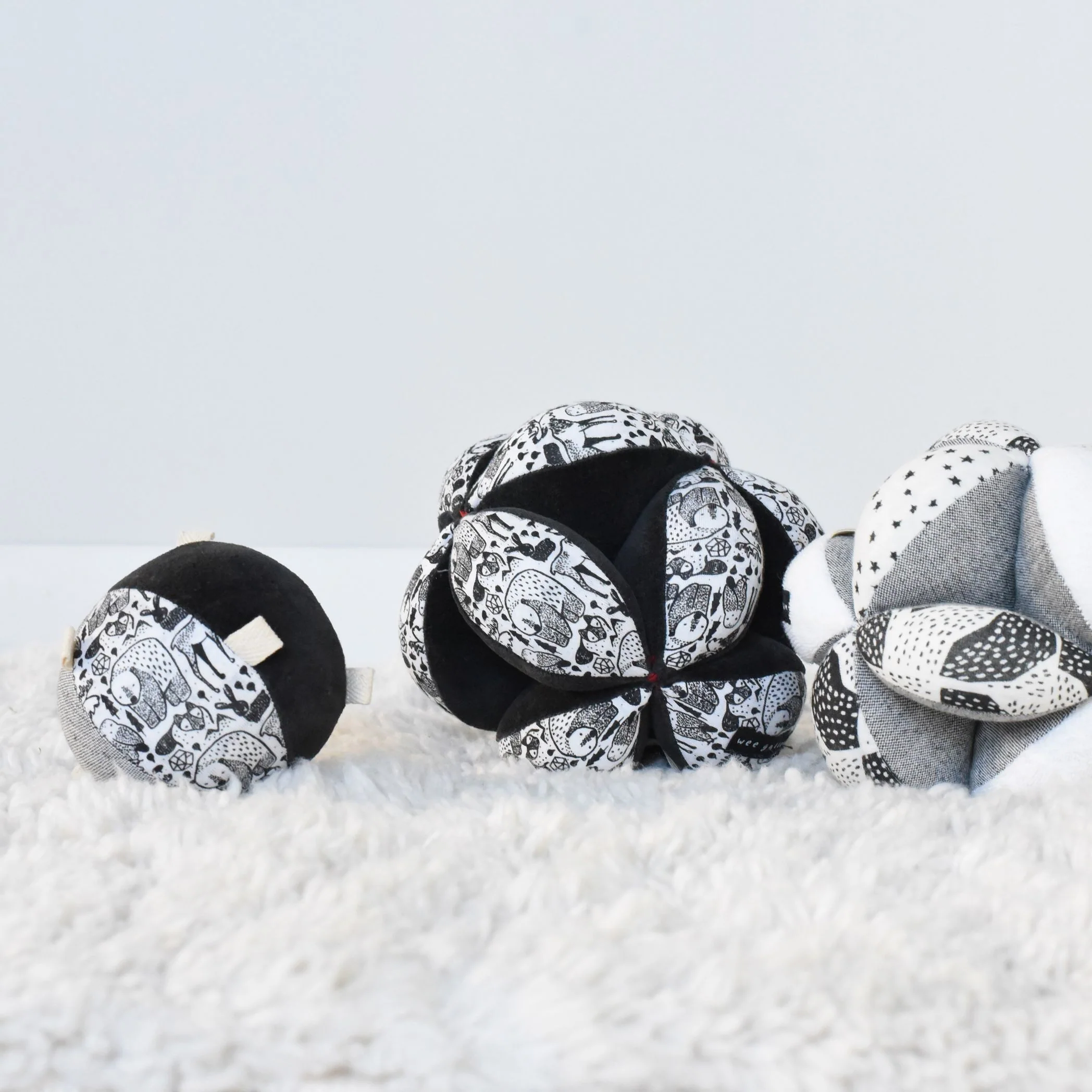 Wee Gallery Nordic Sensory Clutch Ball - Image 3