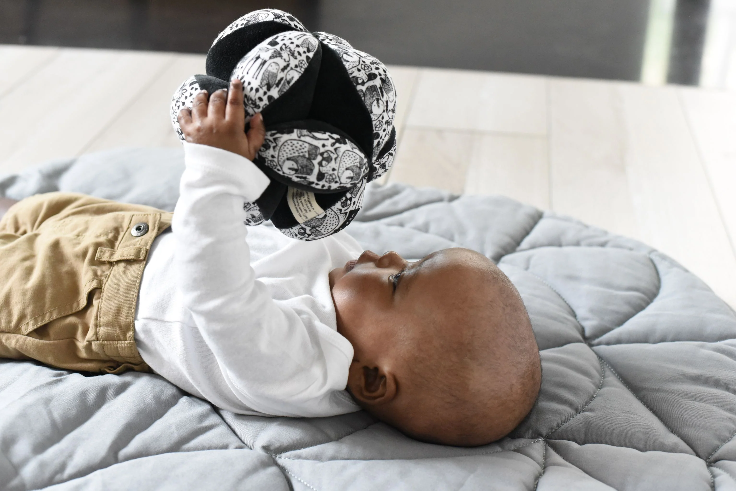 Wee Gallery Nordic Sensory Clutch Ball - Image 5